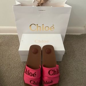 Woody flat mule red/pink